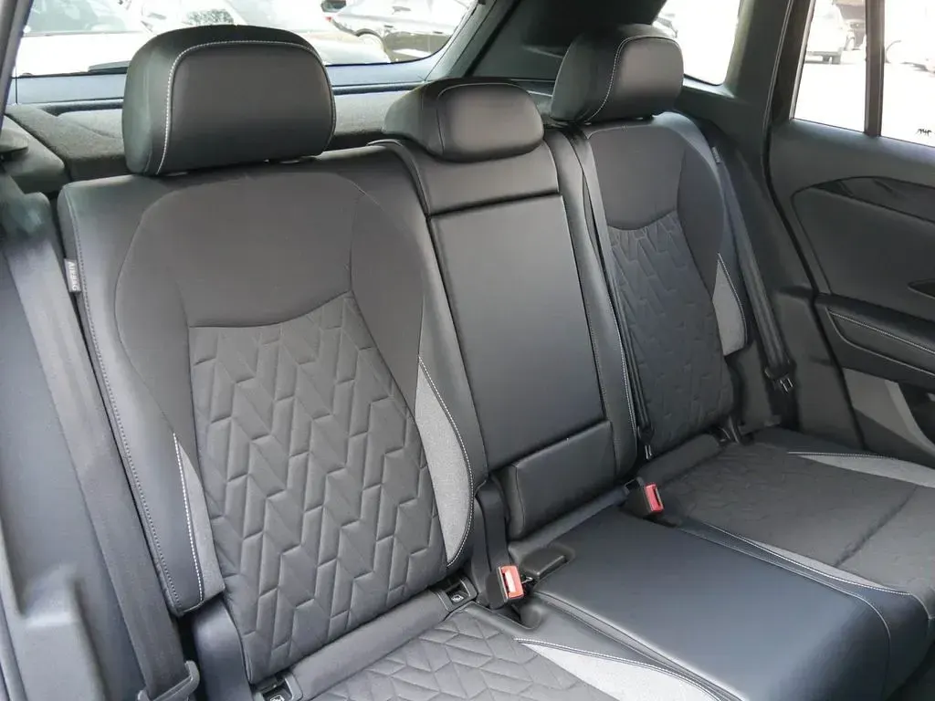 Gebraucht VW Tiguan Goal 150 PS (110 kW) 2025 Schwarz SUV