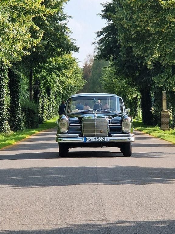 Gebraucht Mercedes 220 109 PS (80 kW) 1960 Schwarz Limousine