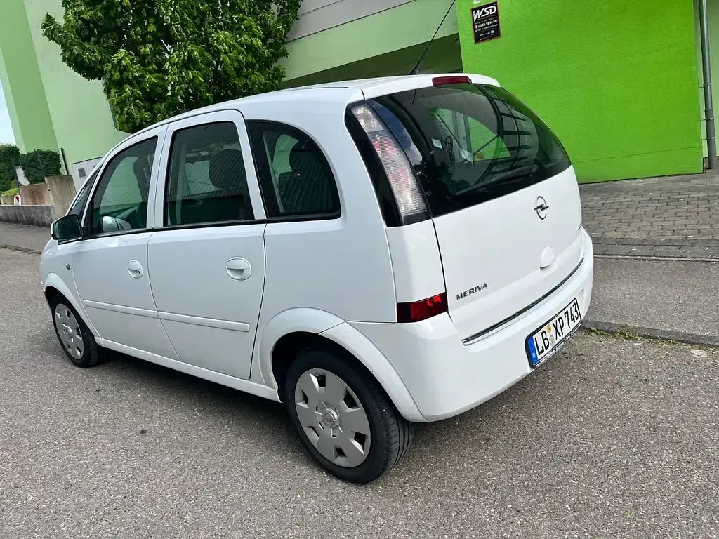 Używany Opel Meriva Edition 90 KM (66 kW) 2010 Biały Minivan