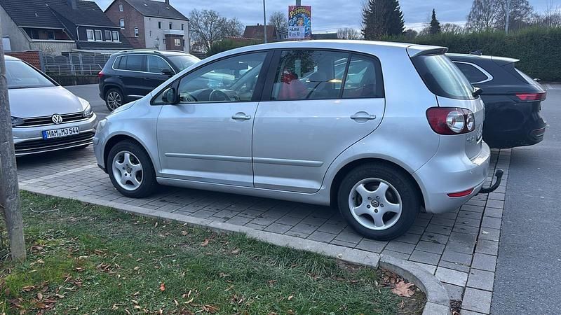 Grau Gebraucht 2005 VW Golf IV Limousine | 2.500 € (Etwas zu teuer) - Bild 1/4
