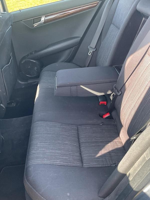 Gebraucht Mercedes C350 Elegance 231 PS (169 kW) 2010 Grau Limousine