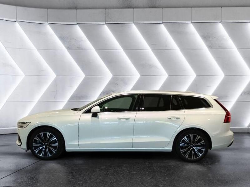 Gebraucht Volvo V60 Plus 250 PS (183 kW) 2023 Weiss Kombi