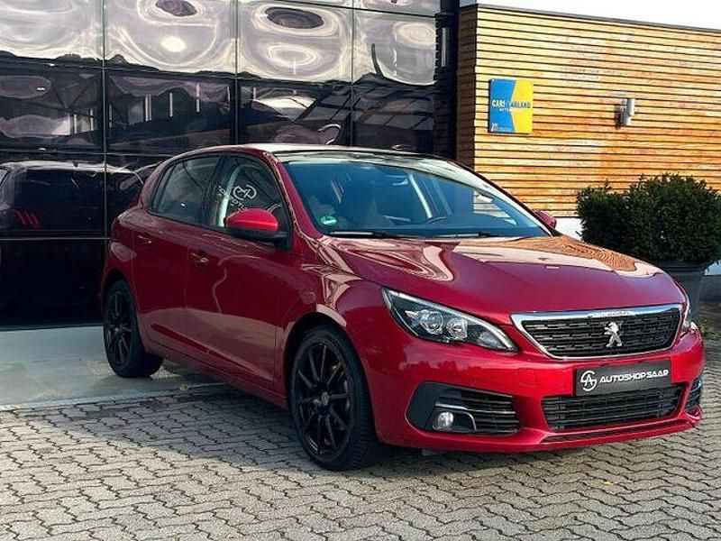 Gebraucht Peugeot 308 147 PS (108 kW) 2019 Rot Limousine