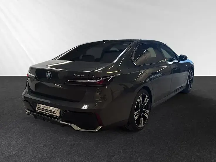 Gebraucht BMW 740 M Sport 299 PS (219 kW) 2025 Bmw individual dravitgrau metallic Limousine