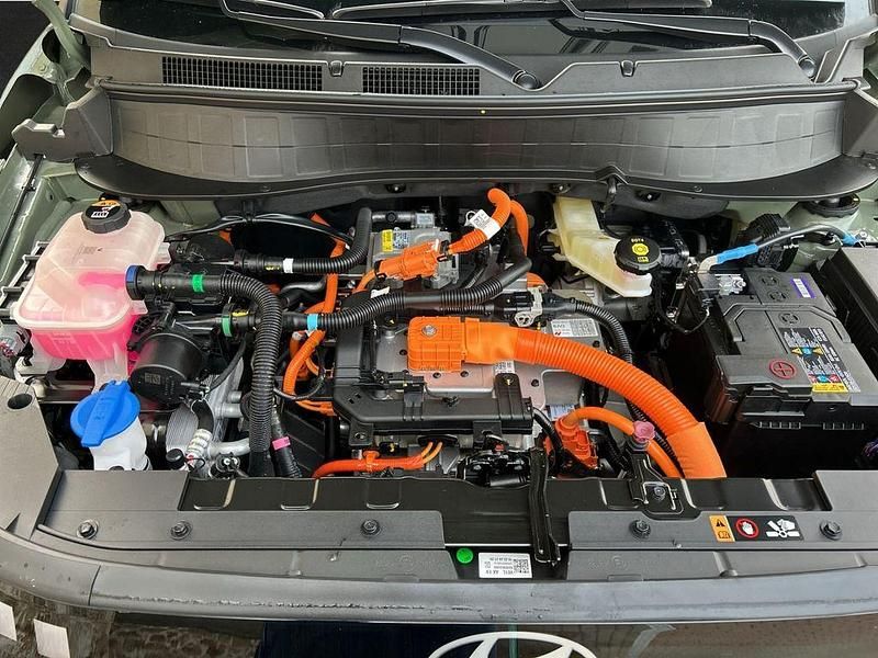 Gebraucht Hyundai Inster Trend 71 kW (97 PS) 2025 Buttercream yellow / min Kleinwagen