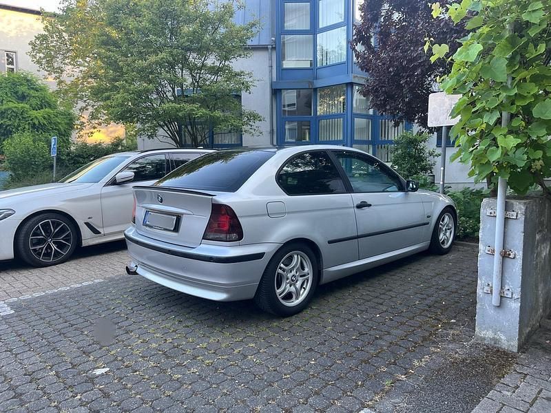 Silber Gebraucht 2004 BMW 316 Compact Kleinwagen | 2.749 € (Teuer) - Bild 1/4