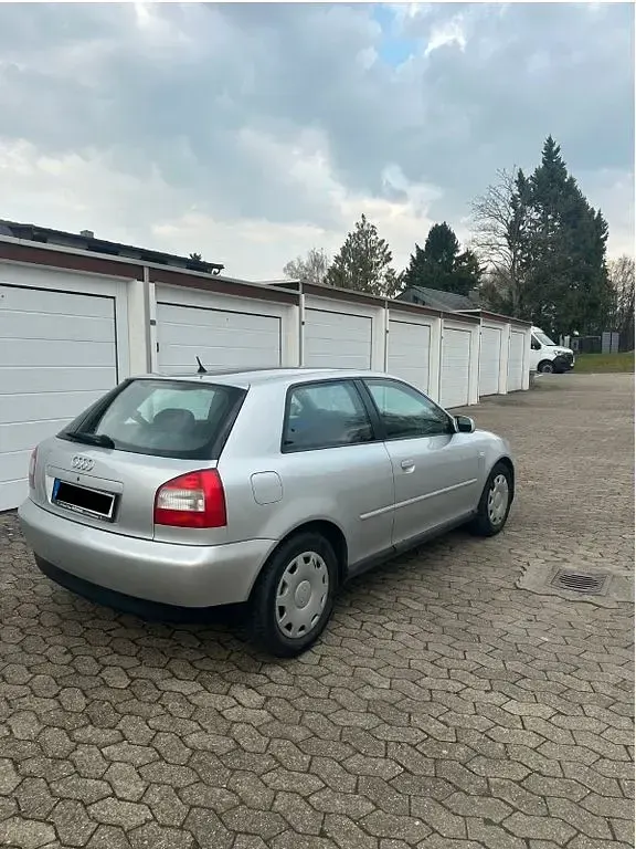 Używany Audi A3 Sport 101 KM (74 kW) 2002 Srebrny Hatchback