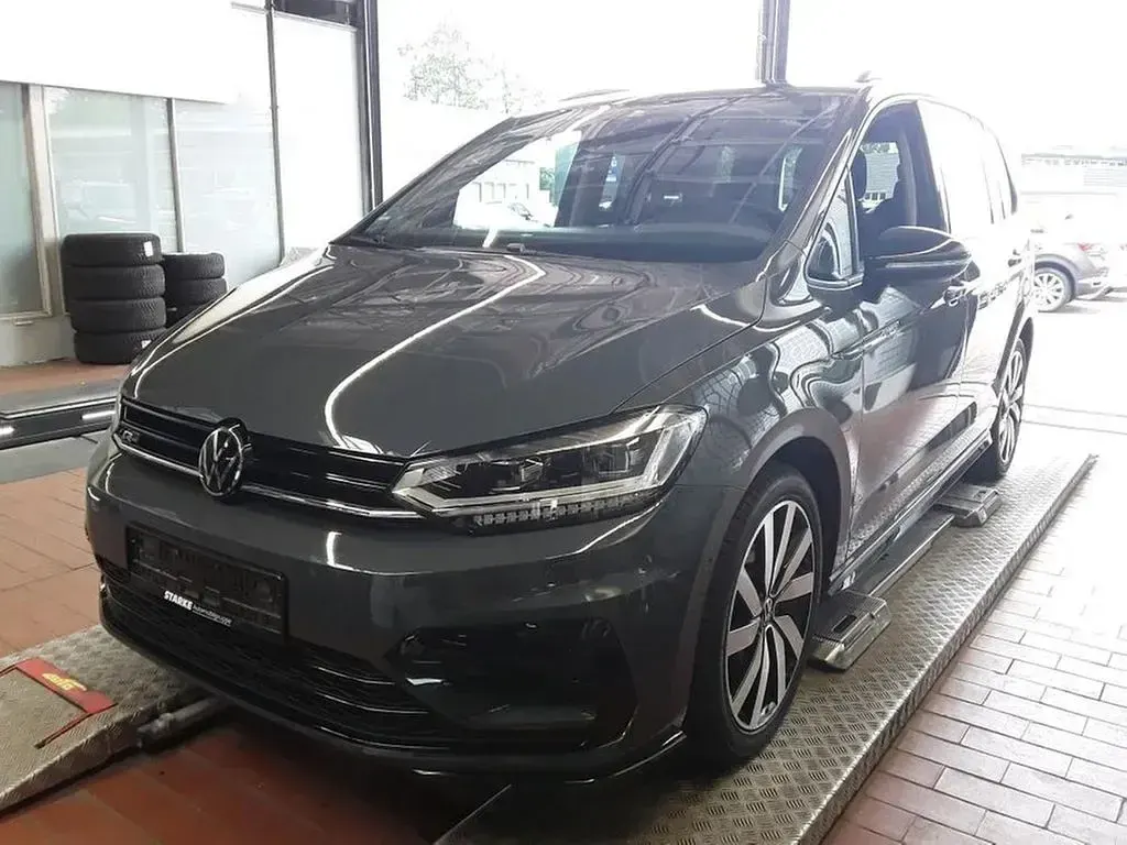Gebraucht VW Touran Style 150 PS (110 kW) 2023 Delfingrau metallic Van / Kleinbus
