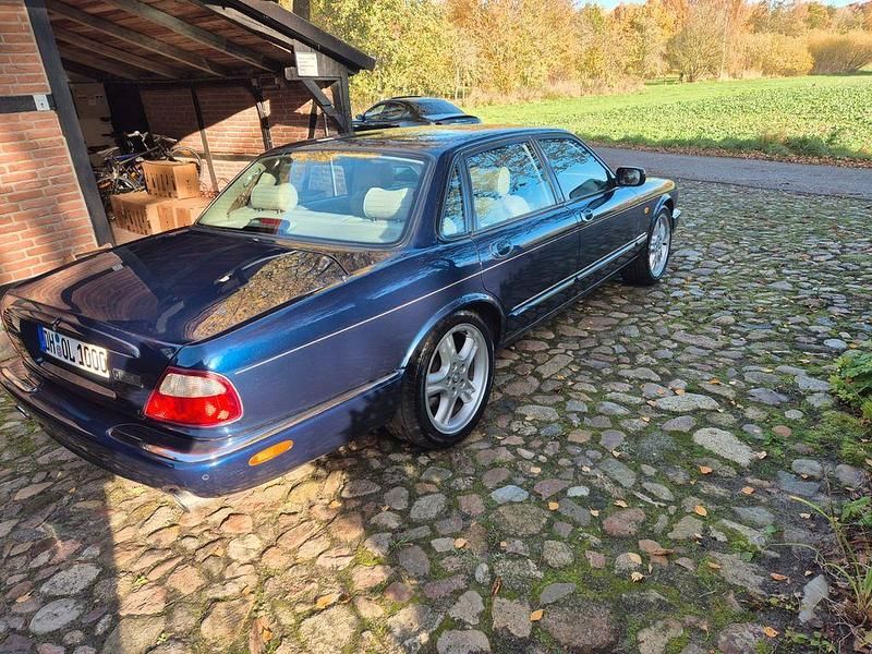Gebraucht Jaguar XJR 363 PS (266 kW) 1998 Blau Limousine