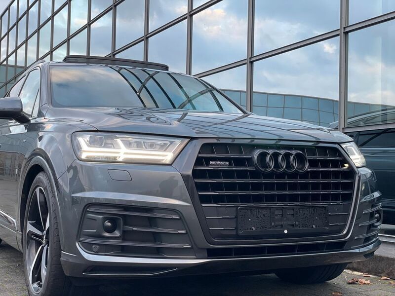 Grau Gebraucht 2016 Audi Q7 S-Line SUV | 35.990 € (Fairer Preis) - Bild 1/4