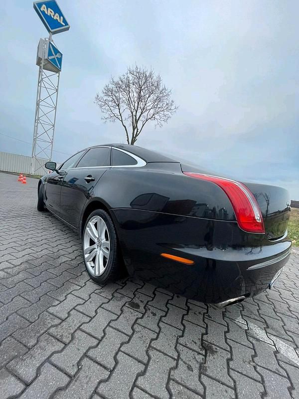 Gebraucht Jaguar XJ 275 PS (202 kW) 2011 Schwarz Limousine