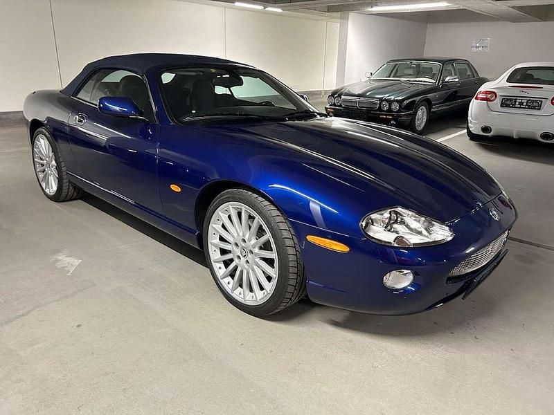 Używany Jaguar XK8 298 KM (219 kW) 2004 Niebieski Kabriolet