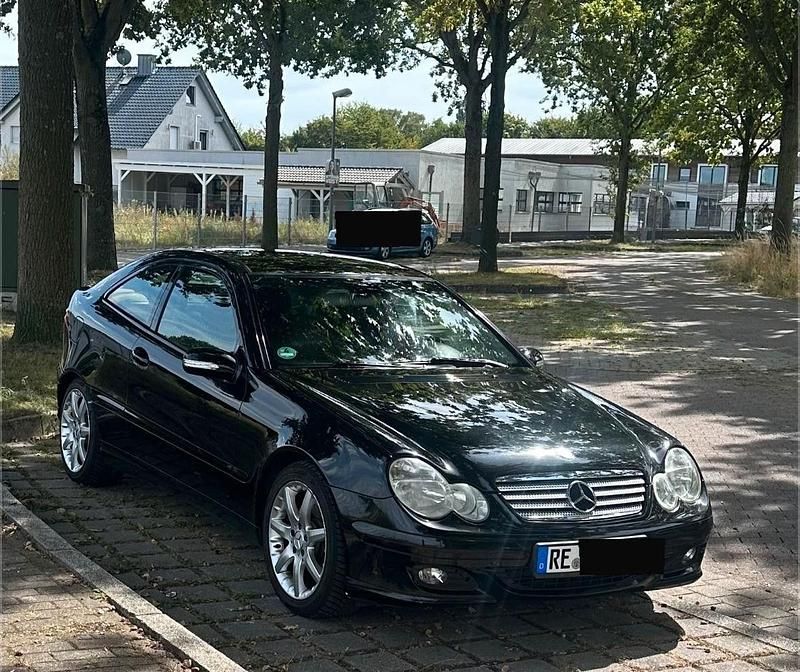 Schwarz Gebraucht 2004 Mercedes C180 Coupé | 1.999 € (Superpreis) - Bild 1/4