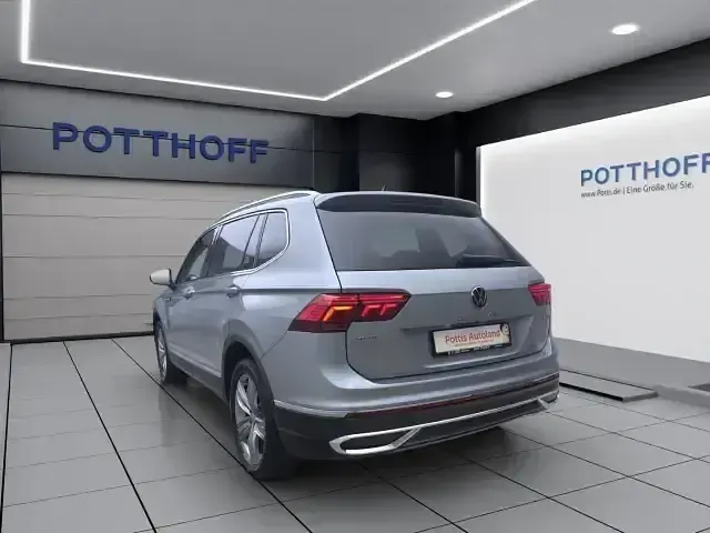 Usado VW Tiguan Allspace Elegance 200 HP (147 kW) 2022 Prateado SUV