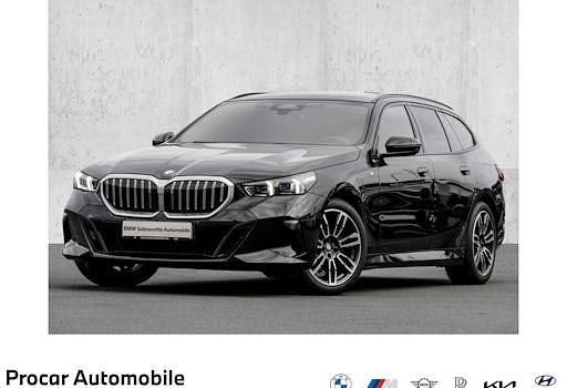 Gebraucht BMW 520 M Sport 197 PS (144 kW) 2025 Schwarz Kombi