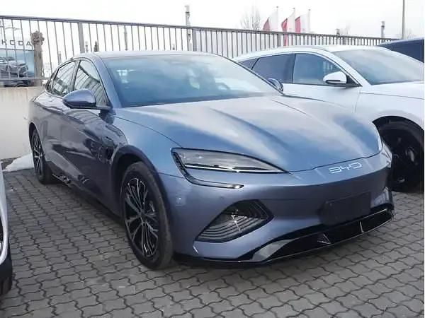 Neu BYD Seal Comfort 169 kW (231 PS) 2026 Grau Limousine