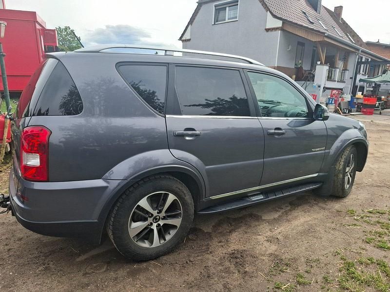 Usata SsangYong Rexton 178 CV (130 kW) 2017 Grigio SUV