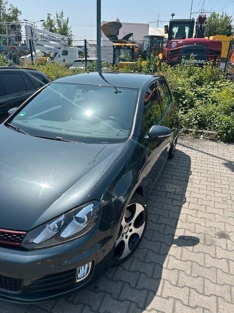 Grau Gebraucht 2011 VW Golf VI GTI Limousine | 6.900 € (Guter Preis) - Bild 1/4