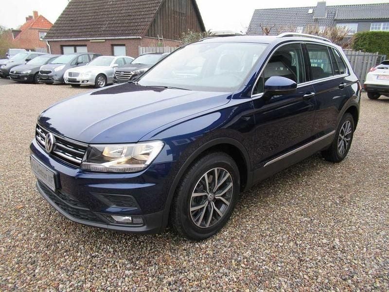 Blau Gebraucht 2017 VW Tiguan SUV | 19.950 € (Guter Preis) - Bild 1/4