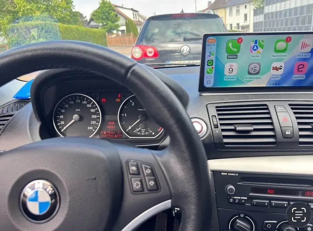 Gebraucht BMW 118 143 PS (105 kW) 2011 Schwarz Kleinwagen