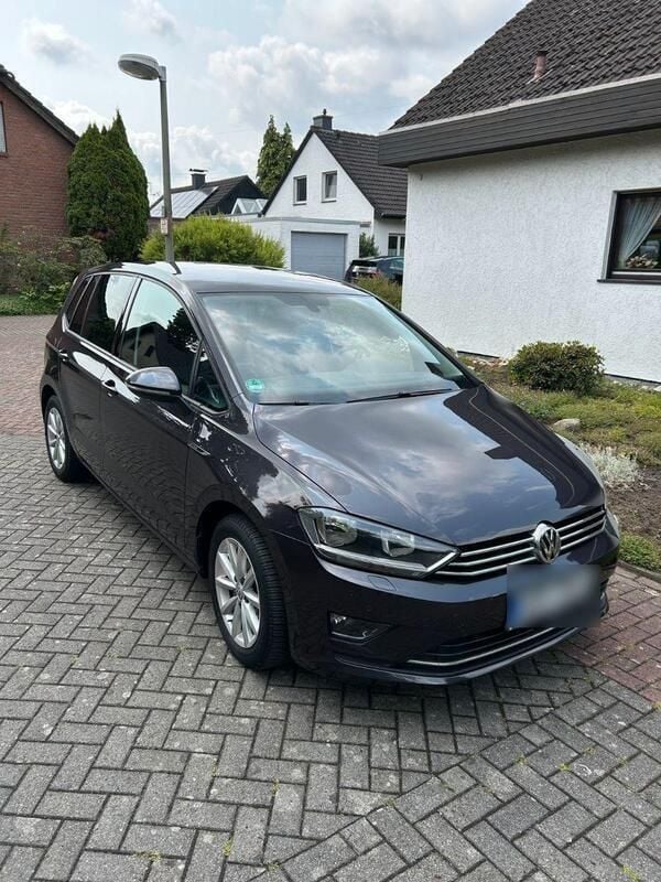 Grau Gebraucht 2015 VW Golf VII Comfortline Kleinwagen | 10.800 € - Bild 1/4