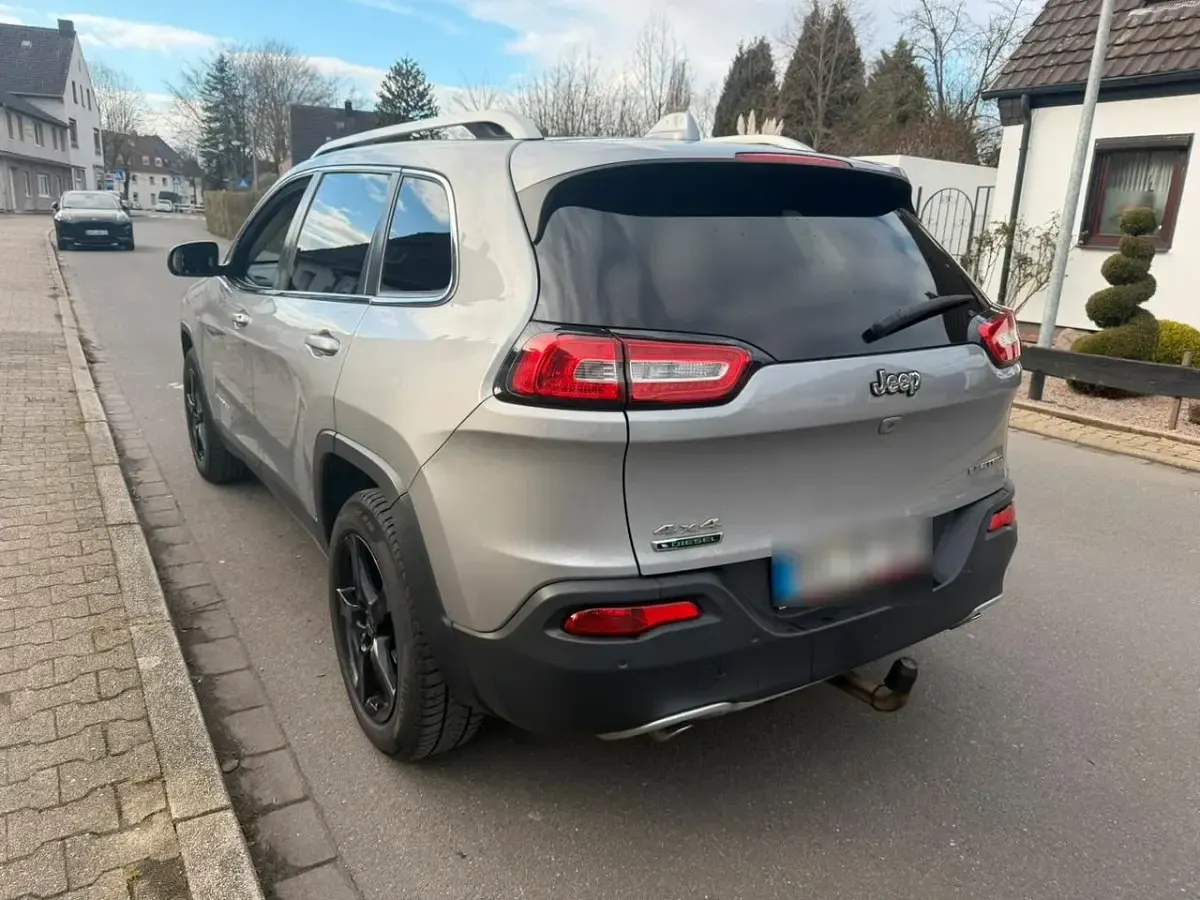 Gebraucht Jeep Cherokee 170 PS (125 kW) 2014 Grau SUV