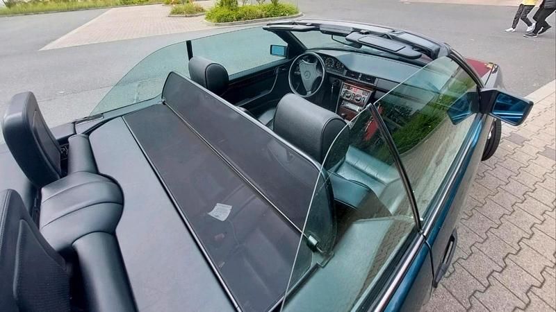 Gebraucht Mercedes E220 150 PS (110 kW) 1997 Grün Cabrio