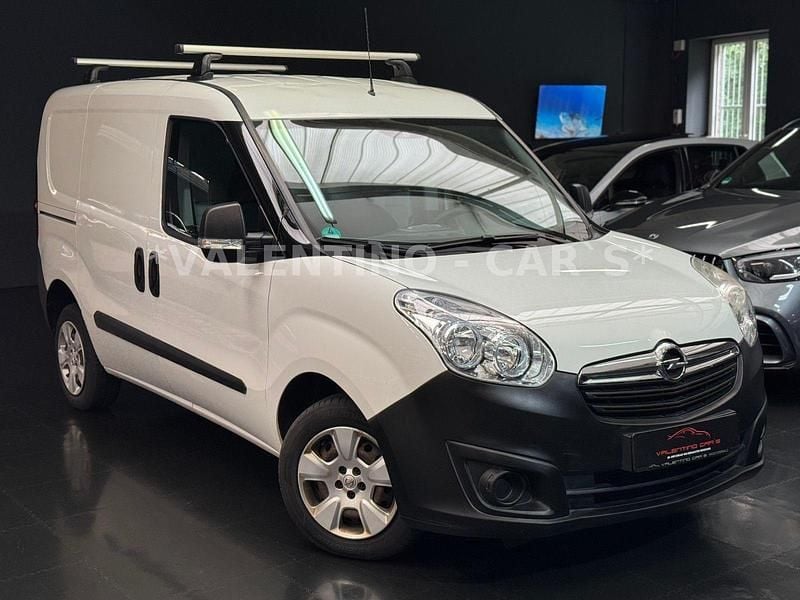 Weiß Gebraucht 2016 Opel Combo Van / Kleinbus | 7.999 € (Fairer Preis) - Bild 1/4