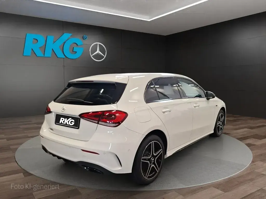 Gebraucht Mercedes A250 AMG 218 PS (160 kW) 2021 Weiß Limousine