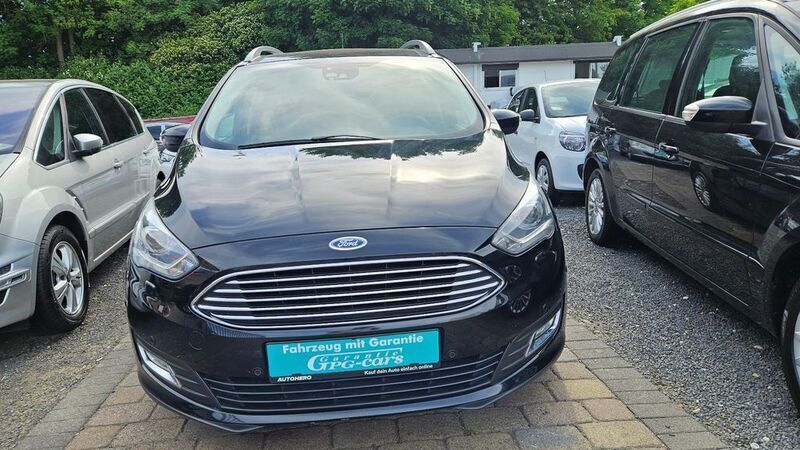 Iridiumschwarz metallic Gebraucht 2016 Ford Grand C-Max Titanium Van / Kleinbus | 13.500 € (Etwas zu teuer) - Bild 1/4