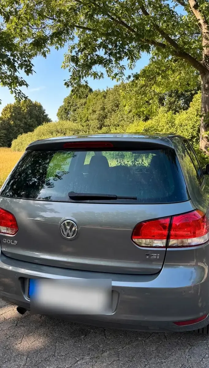 Gebraucht VW Golf VI Match 105 PS (77 kW) 2012 Grau Kleinwagen