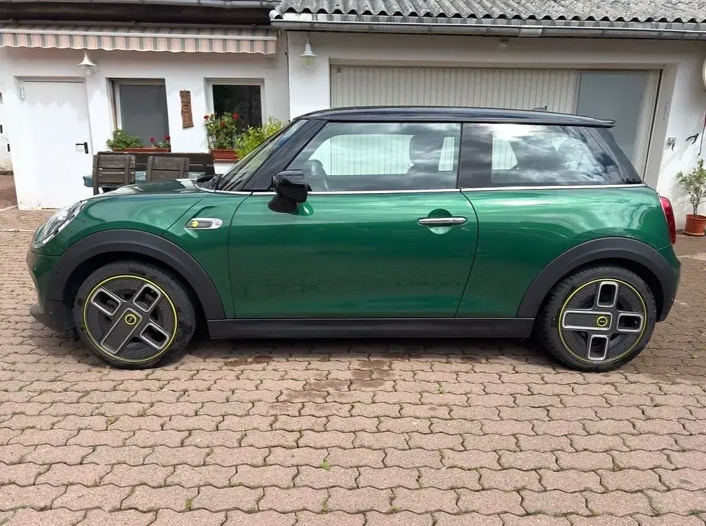 Gebraucht Mini Cooper SE Classic 135 kW (184 PS) 2021 Grün Kleinwagen