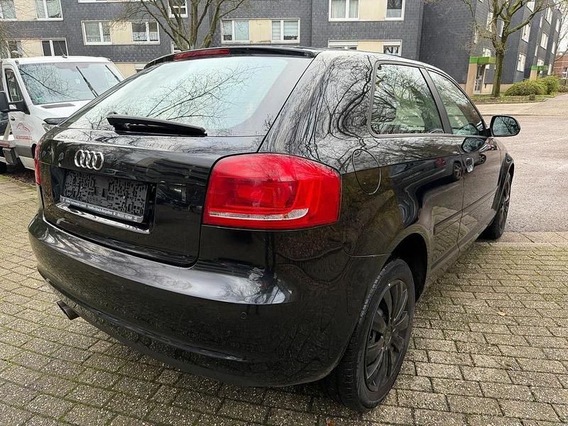 Używany Audi A3 Attraction 105 KM (77 kW) 2009 Czarny Hatchback