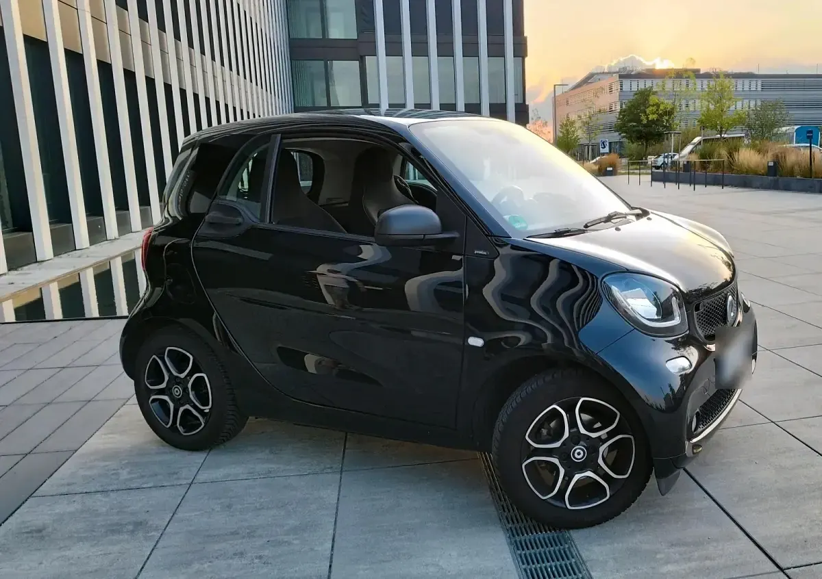 Gebraucht Smart ForTwo Coupé 70 PS (51 kW) 2019 Schwarz Coupé