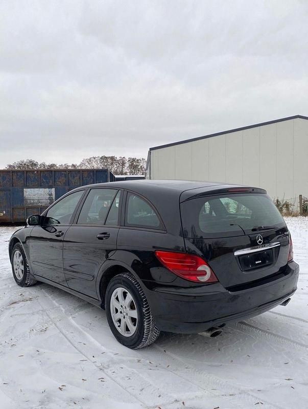 Gebraucht Mercedes R320 234 PS (172 kW) 2007 Schwarz Van / Kleinbus