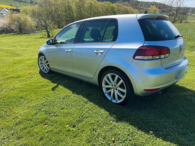 Usata VW Golf VI Highline 140 CV (102 kW) 2009 Argento Utilitaria