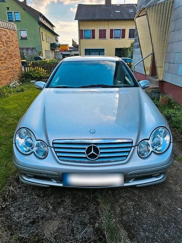 Gebraucht Mercedes C220 143 PS (105 kW) 2003 Grau Coupé