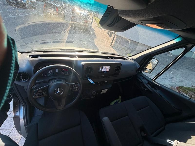 Gebraucht Mercedes Sprinter 163 PS (119 kW) 2019 Grau Van