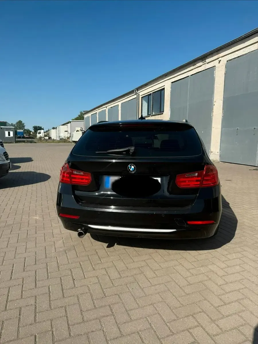 Gebraucht BMW 318 143 PS (105 kW) 2013 Schwarz Kombi