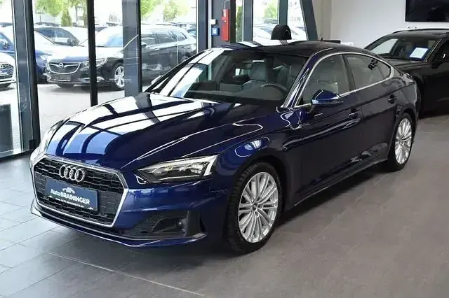 Gebraucht Audi A5 Sportback Ambiente 204 PS (150 kW) 2022 Blau Kleinwagen
