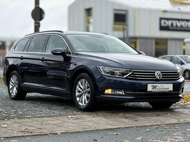 Blau Gebraucht 2017 VW Passat Comfortline Kombi | 16.940 € (Fairer Preis) - Bild 1/4