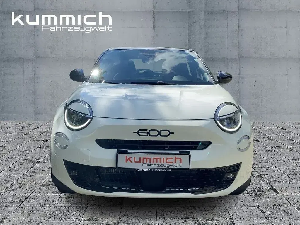 Neu Fiat 600 Street 101 PS (74 kW) 2026 Weiß SUV