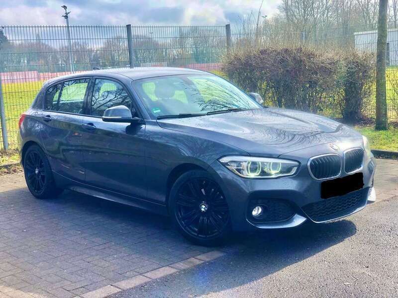 Grau Gebraucht 2015 BMW 118 M Sport Kleinwagen | 10.800 € (Fairer Preis) - Bild 1/4