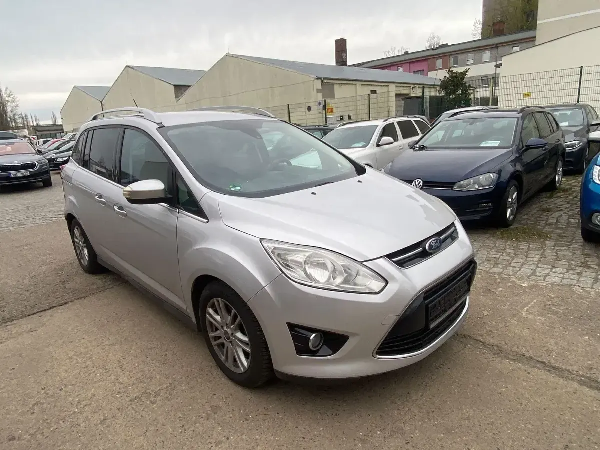 Używany Ford Grand C-Max Titanium 116 KM (85 kW) 2014 Srebrny Minivan
