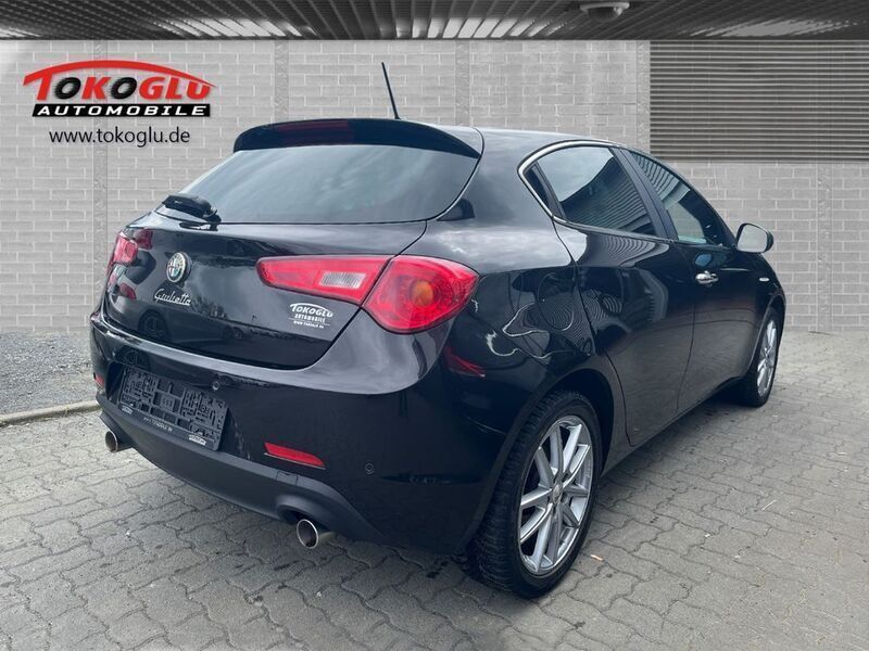 Gebraucht Alfa Romeo Giulietta Turismo 175 PS (128 kW) 2015 Etna schwarz) (schwarz Kleinwagen