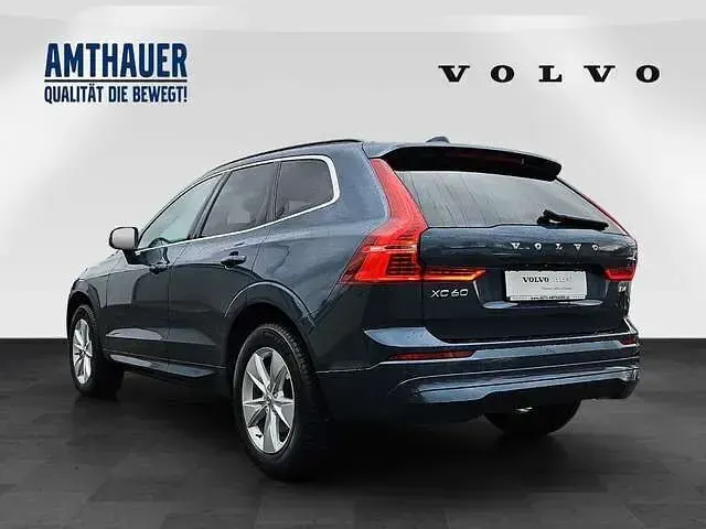 Używany Volvo XC60 Core 197 KM (144 kW) 2024 Niebieski SUV