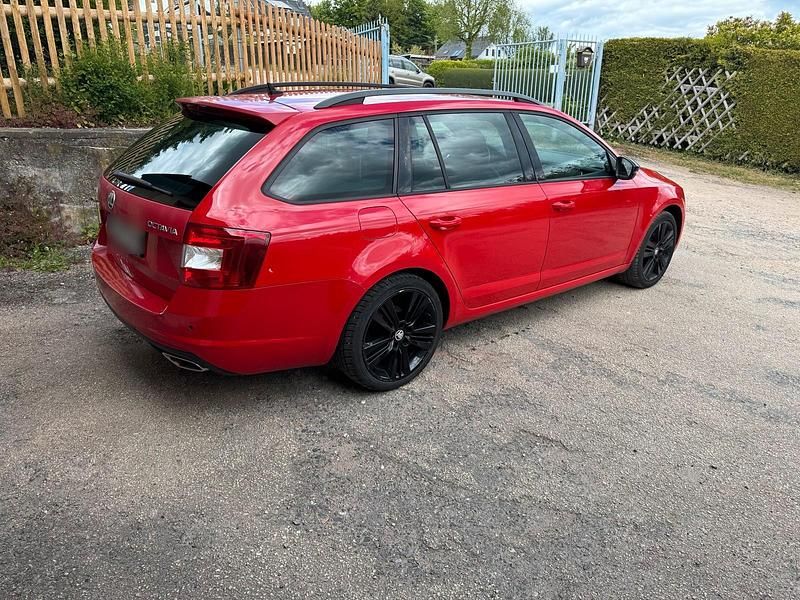 Gebraucht Skoda Octavia RS 184 PS (135 kW) 2015 Rot Kleinwagen