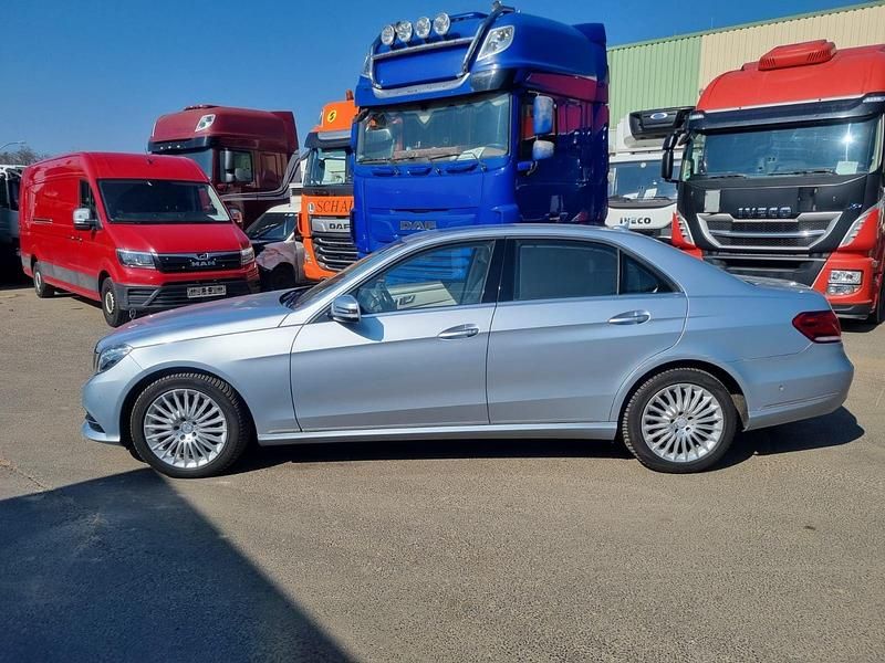 Gebraucht Mercedes E300 204 PS (150 kW) 2014 Silber Limousine