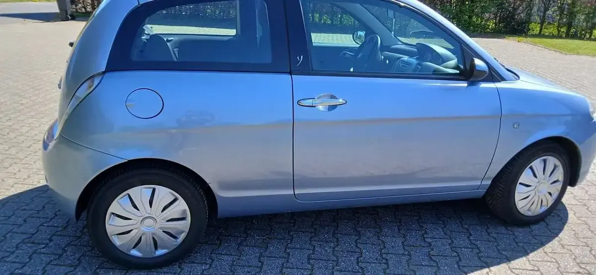 Brugt Lancia Ypsilon 60 HK (44 kW) 2009 Blå Hatchback