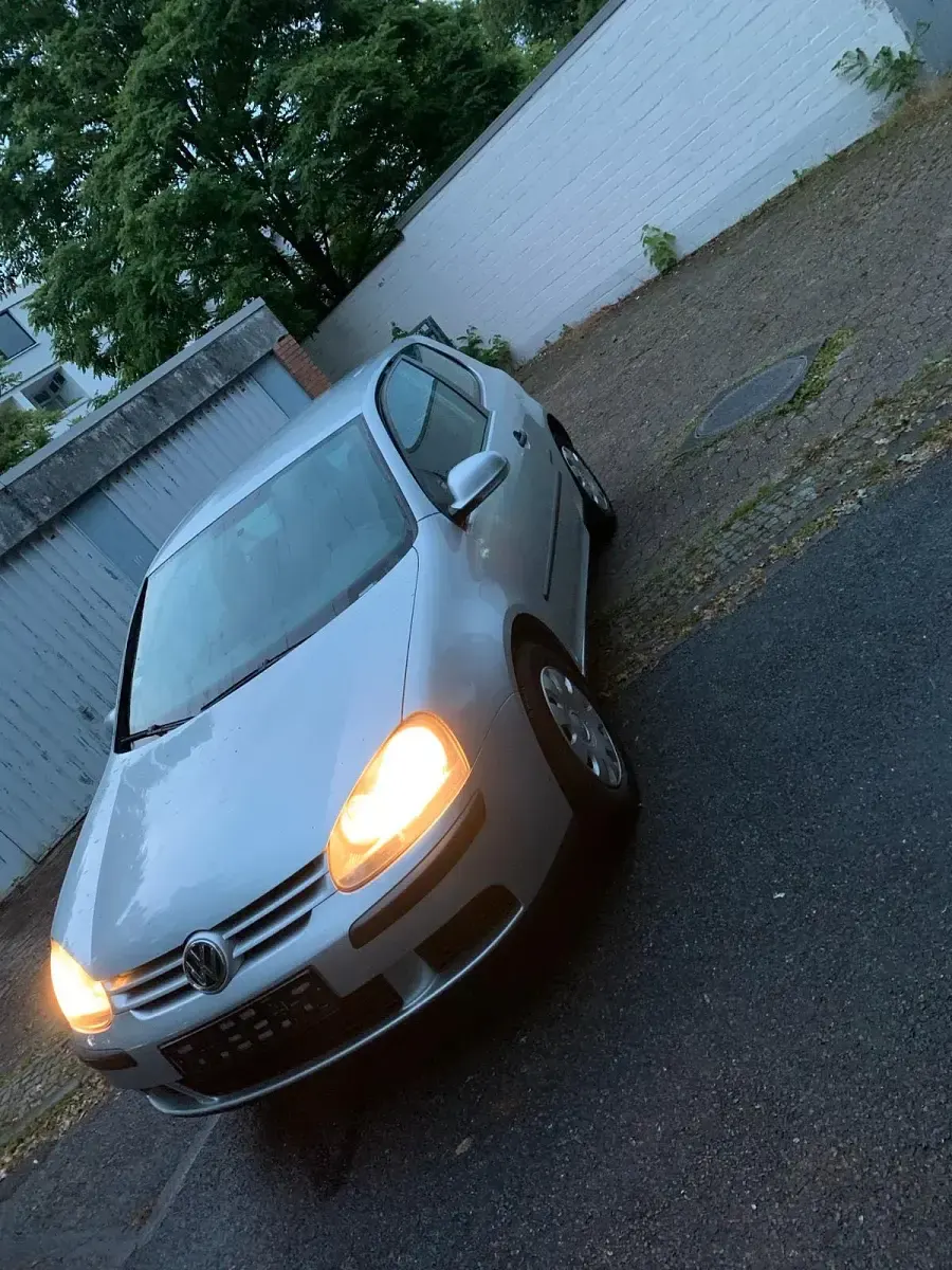 Gebraucht VW Golf V 75 PS (55 kW) 2003 Silber Kleinwagen